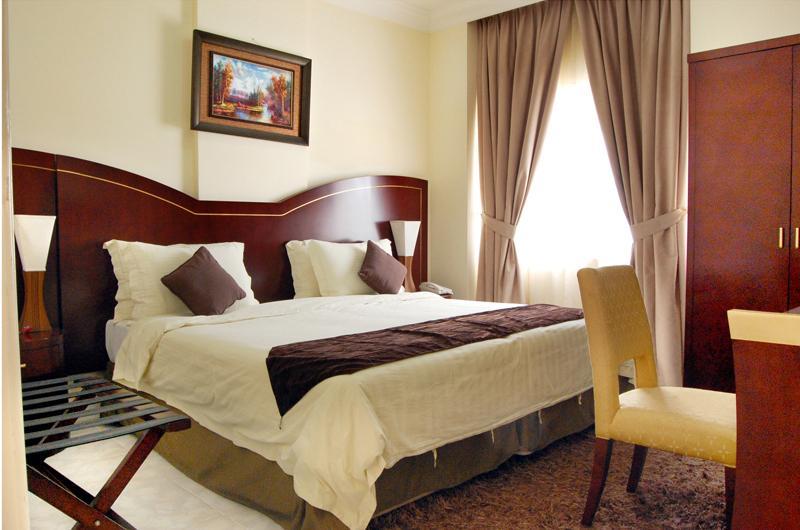 Royal Crown Suites Sharjah Quarto foto